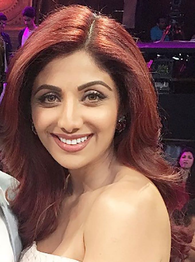 What To Pay More Attention To – Shilpa Shetty’s Outfit Or Her Hair Colour?
