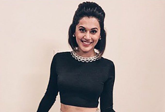 Taapsee Pannu’s Look Is All About Some Monochrome Magic!
