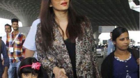 Airport Spotting: Aishwarya Rai Bachchan & Aaradhya Look Super Pretty