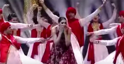 Video: When Deepika Padukone Flirted With Ranveer Singh On Stage