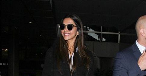 Airport Spotting: Deepika Padukone Arrives In Los Angeles – And She Looks Gorgeous