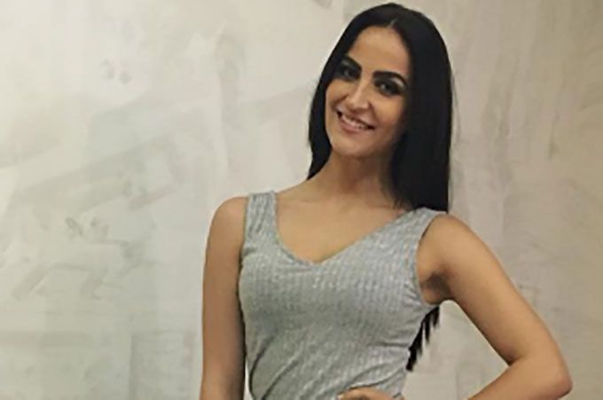 Elli Avram’s Outfit Can Pass Off As A Formal Attire But It’s Still NSFW!