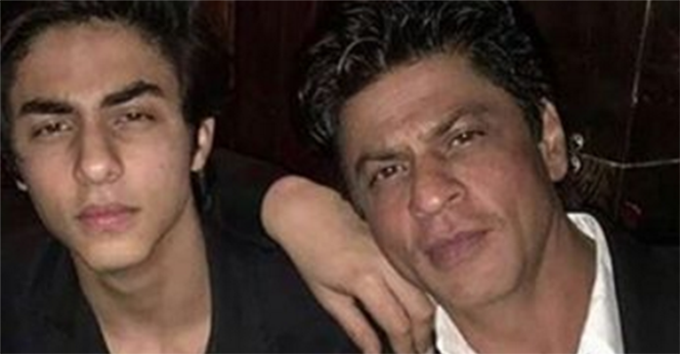 Shah Rukh Khan, Aryan Khan & Sara Ali Khan Look Spectacular Together At Karan Johar’s Party
