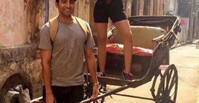 Photo Alert: Ayushmann Khurrana & Parineeti Chopra Take A Rickshaw Ride In Kolkata