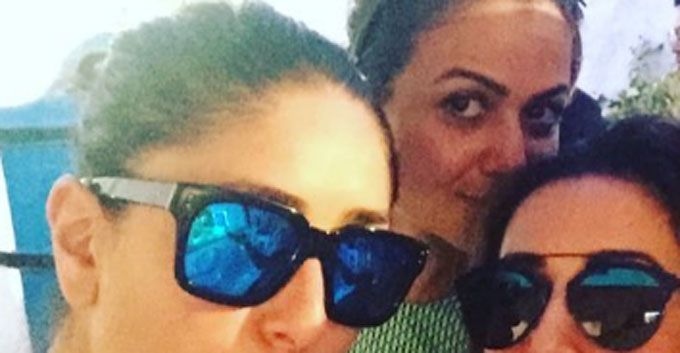 Check Out Kareena Kapoor Khan’s Epic Pout With Her Girls!