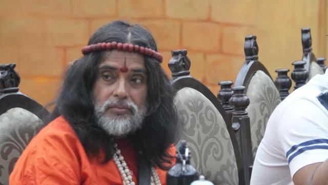 Bigg Boss 10: Bitch Boss Priya Malik Calls Swami Ji Out On Calling Akansha “Charitraheen”