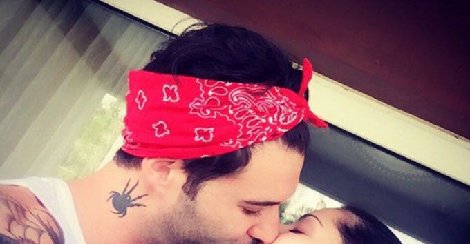 Sunny Leone’s Kissing Photo With Her Husband Clears All Rumours!