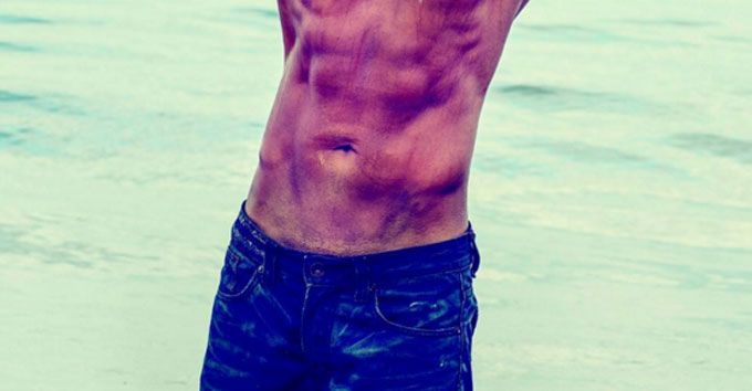 Can You Guess Who This Bollywood Hottie Is Just From This Photo Of His Abs?