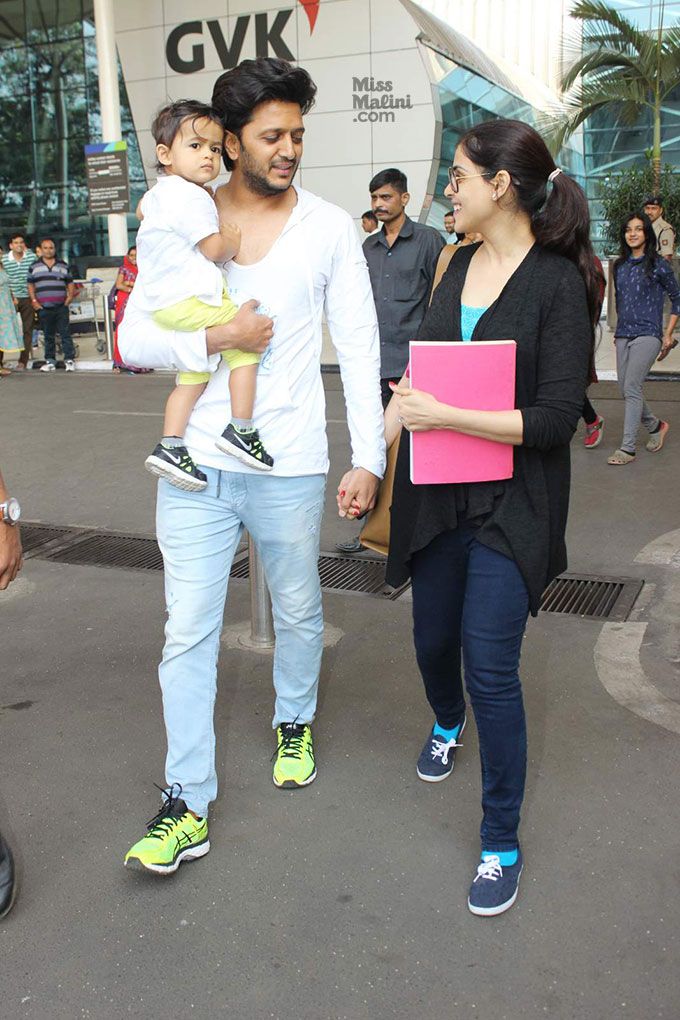 Airport Spotting: These Are Probably The Cutest Photos Yet Of Riaan, Genelia & Riteish Deshmukh