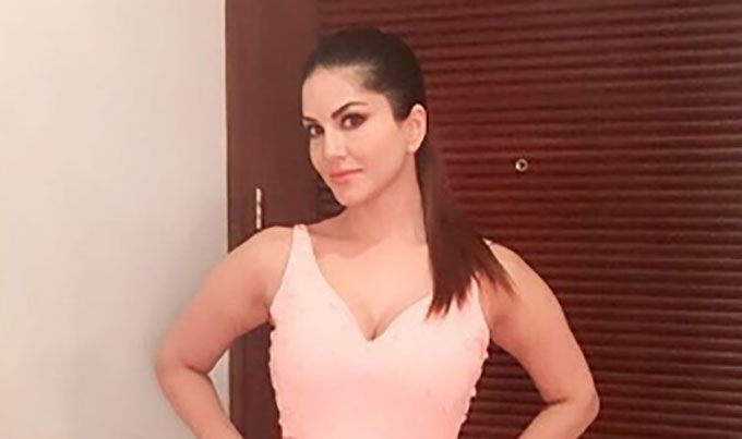 You’ll Want To Wear Sunny Leone’s Outfit For Your Next Date!