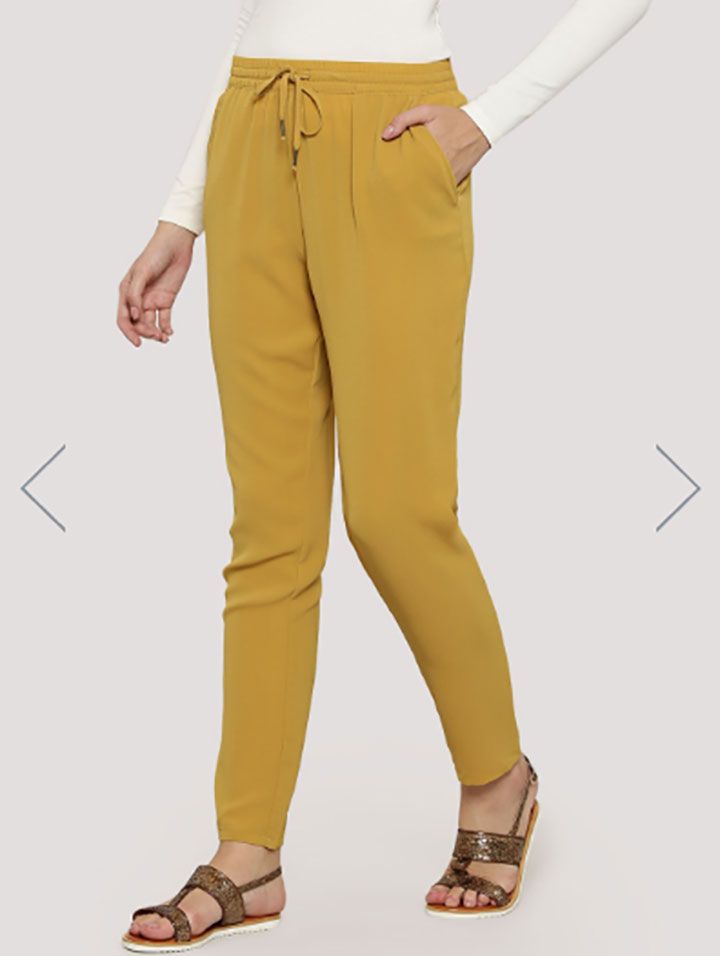 Celebrity style look | Mustard Pants
