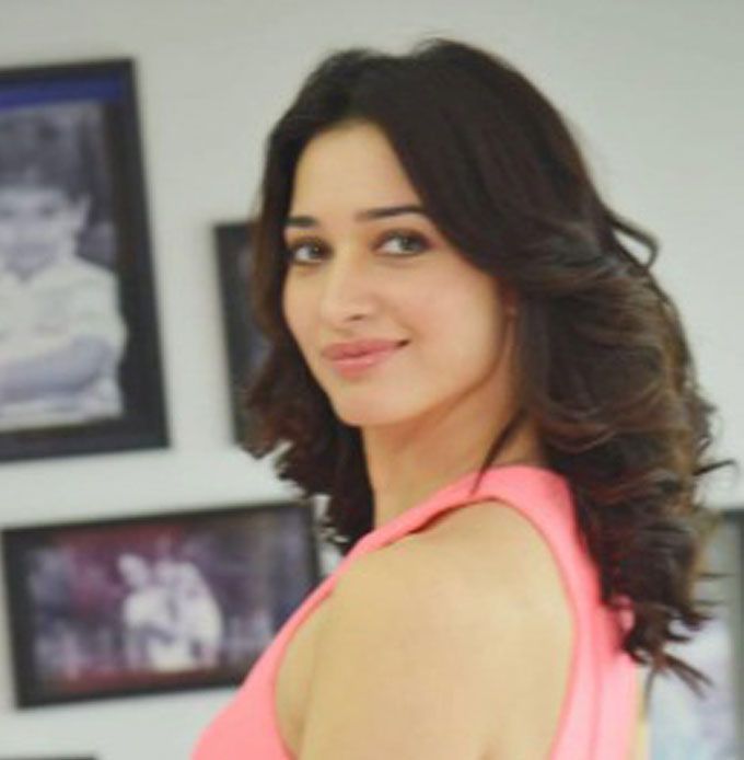 Tamannaah Bhatia Makes Us Fall In Love With Pink All Over Again!