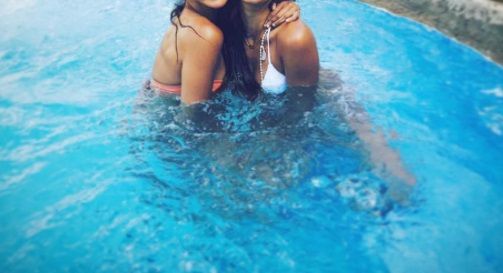 Super Adorable Photos Of Shibani Dandekar &#038; Monica Dogra Chilling In The Pool Together