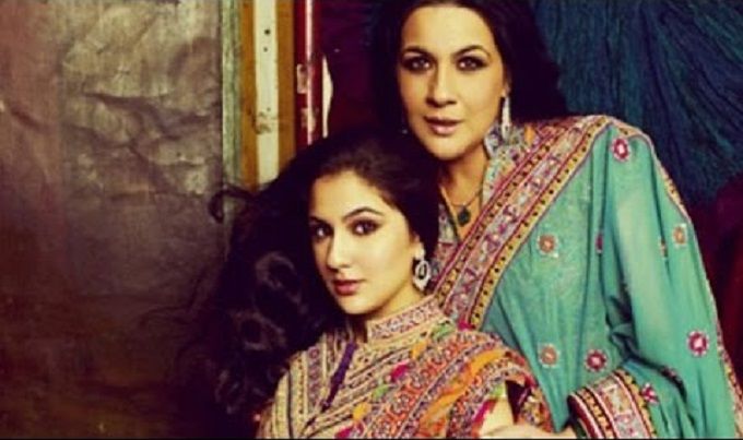 Here’s What Amrita Singh Has To Say About Sara Ali Khan & Kareena Kapoor’s Bond