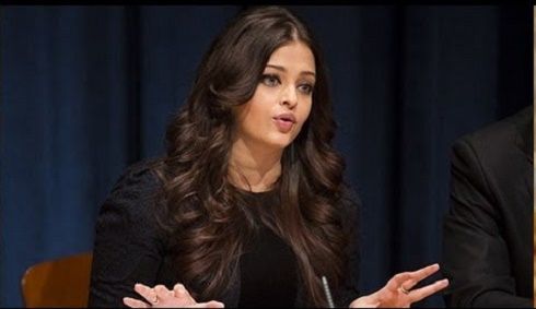 “Why Are You Acting So Desperate?” – Aishwarya Rai Bachchan Lashes Out At A Journalist