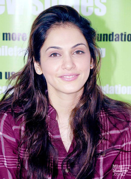 Wow! This Is What Isha Koppikar Is Up To Now!