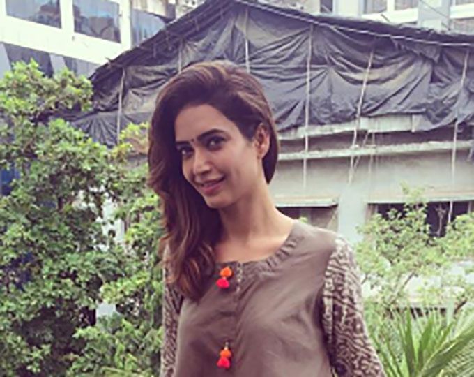 Karishma Tanna’s Contemporary Outfit Is Every Girl’s Dream!