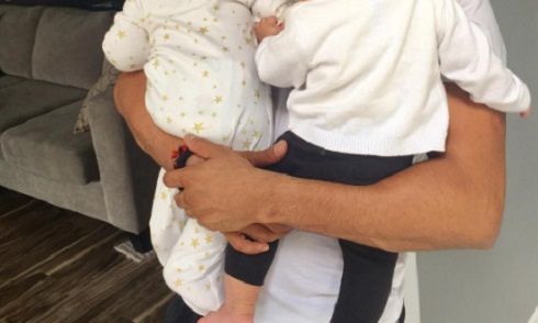 This Photo Of Karanvir Bohra With His Twin Babies Is Super Cute!