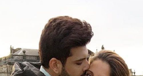 This Picture Of VJ Anusha &#038; Karan Kundra Is Straight Out Of A Fairytale