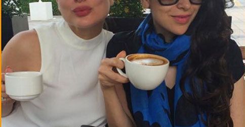 Aww! Check Out This Photo Of Karisma &#038; Kareena Kapoor On A Breakfast Date!