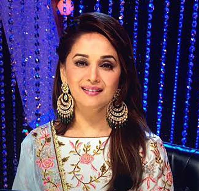 It’s Hard For Madhuri Dixit To Look Anything But Fantastic In Indian Wear!
