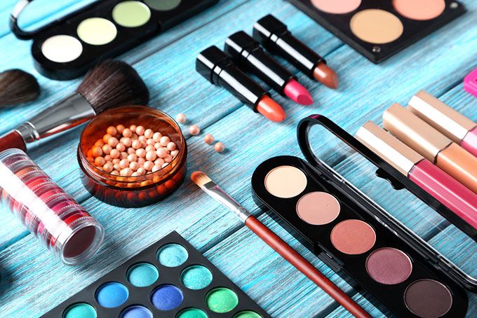 Makeup (Courtesy: Shutterstock)