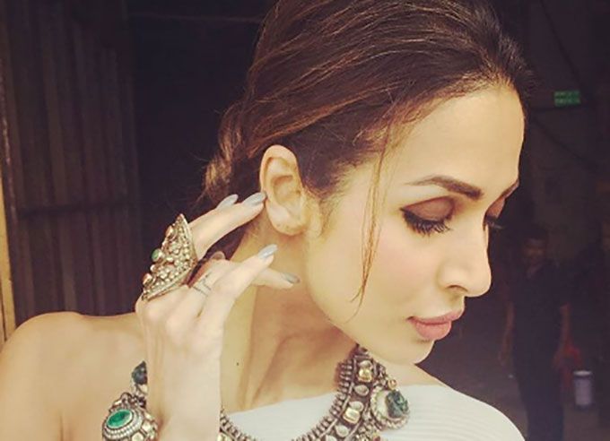We Can’t Look Away From Malaika Arora Khan In This Contemporary Outfit!