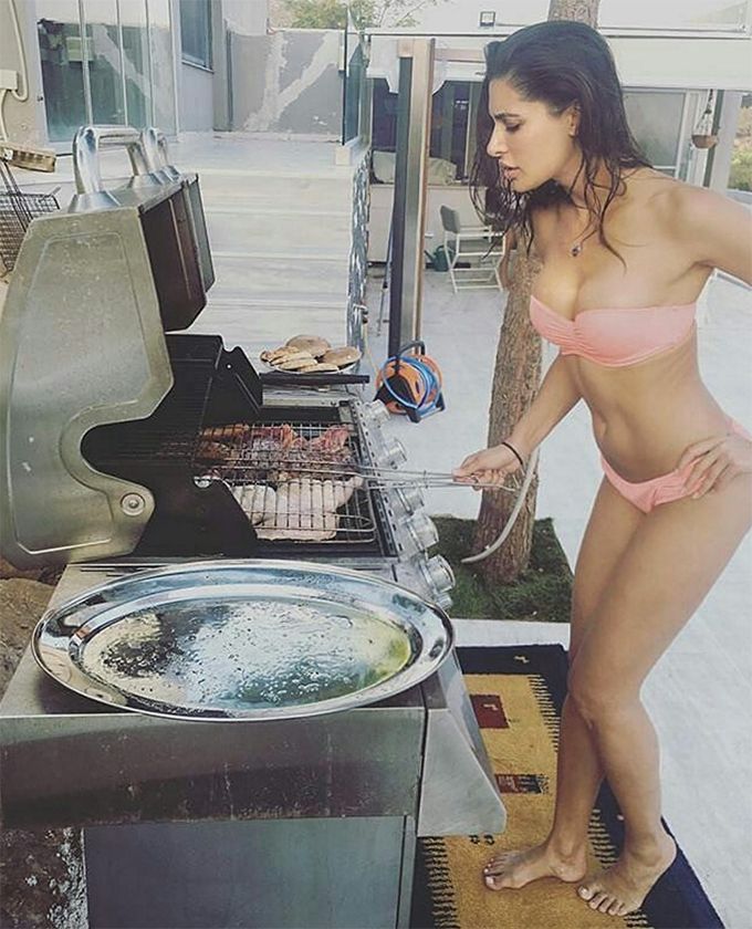 Nargis Fakhri Cooking In A Bikini Is The Hottest Thing You’ll See Today