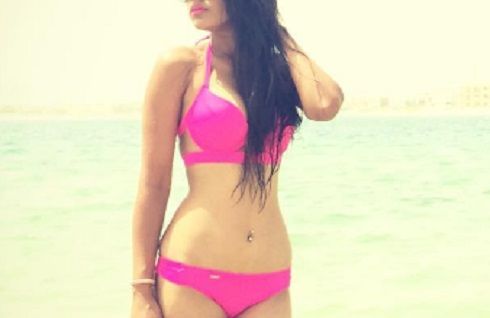 This TV Actress Is Rocking The Hot Pink Bikini And How!
