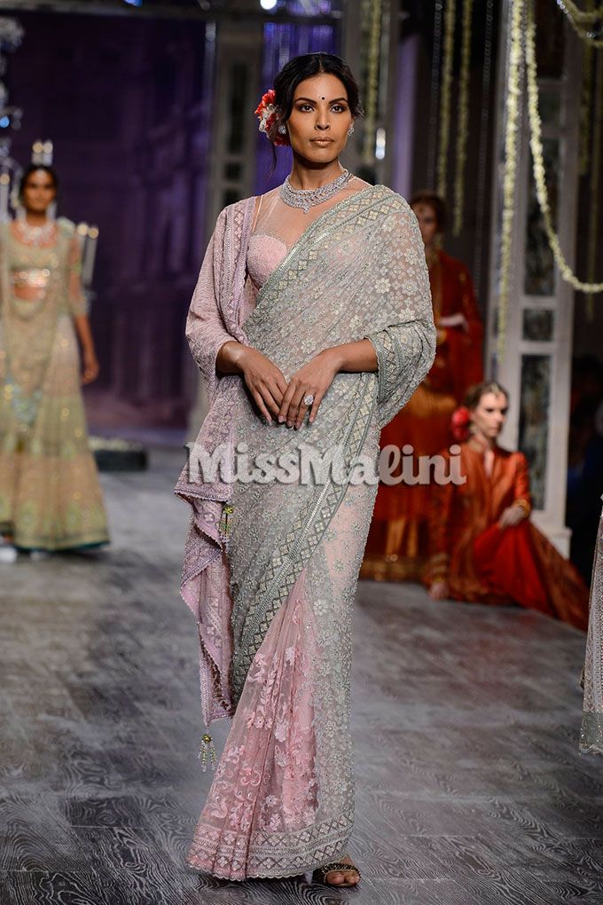 Tarun Tahiliani's Collection Left Us Speechless With Its Sparkle ...