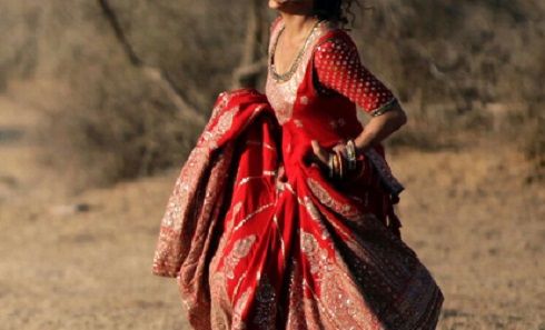 This Actress Wore A Sabyasachi Lehenga Weighing 12 Kgs And Nailed It!
