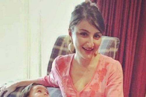 Little Taimur Poses With His Pregnant Bua Soha Ali Khan