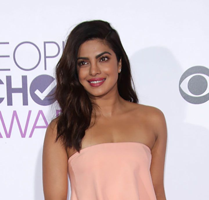 Priyanka Chopra At The People’s Choice Awards 2016 Is All Kinds Of Amazing