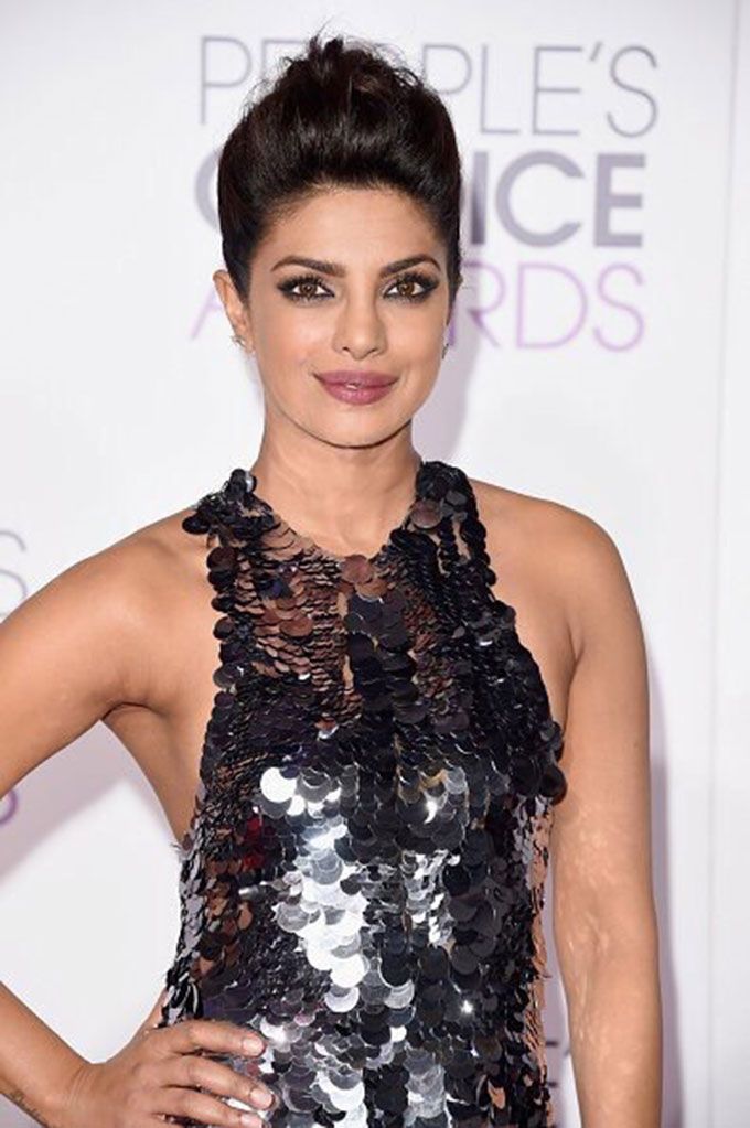 Priyanka Chopra Is SLAYING It On The People’s Choice Awards Red Carpet