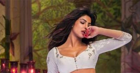 Wow – Will Priyanka Chopra Clash With Shah Rukh Khan At The Box Office?