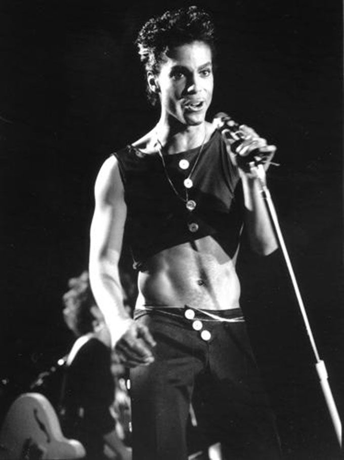 Specialitet Meget midt i intetsteds BandraRoad Remembers Prince: A Musical And Fashion Genius