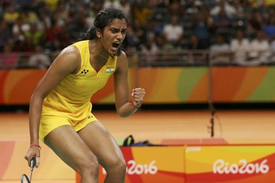 Rio Olympics: The Internet Goes Cray As P.V. Sindhu Enters The Badminton Finals With A Smashing Win!