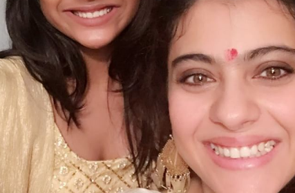 Kajol Poses For A Mirror Selfie With Her Daughter Nysa