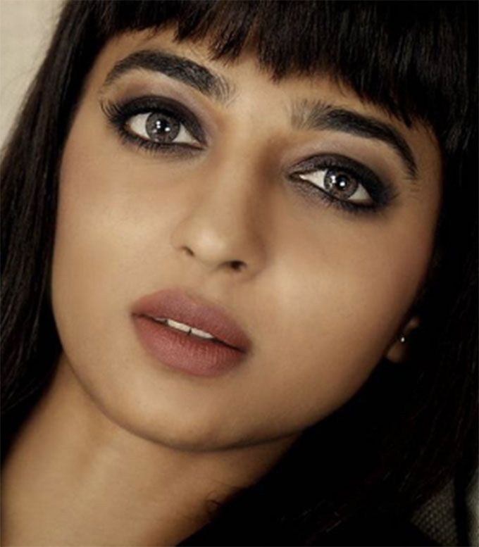 Radhika Apte’s Über Glam Gown Is All We Can Think About Today!