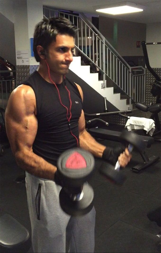 Super Hot! Check Out This Photo Of Ranveer Singh Working Out