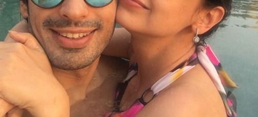 Sanaya Irani & Mohit Sehgal’s Romantic Pool Selfie!