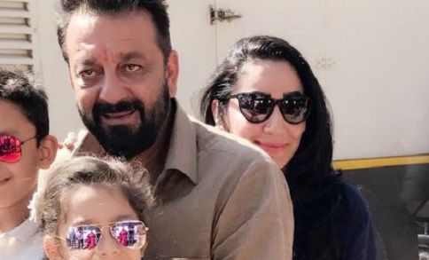Adorable Photo: Sanjay Dutt With His Family In Agra
