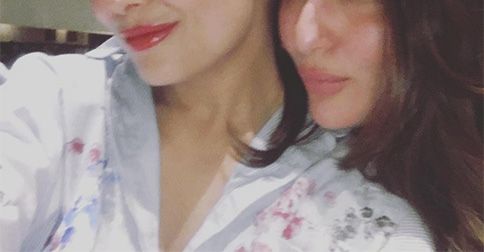 Kareena Kapoor Took The Best Selfies At Karan Johar’s Terrace Party