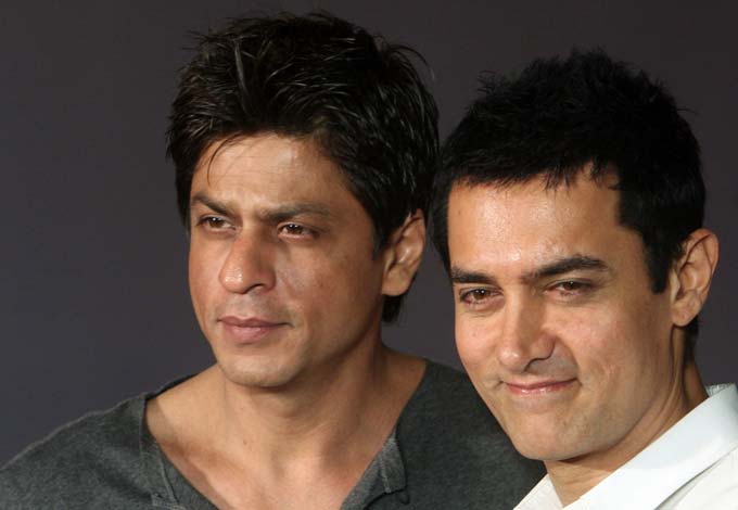 Shah Rukh Khan &#038; Aamir Khan Totally Bonded At His Party!