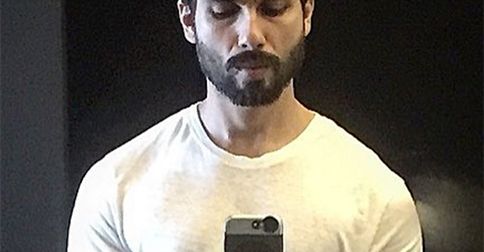 Photo Alert: Shahid Kapoor Stole This Item From Mira’s Closet – And Wore It!