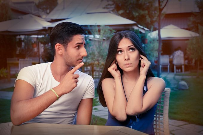 7 Women Reveal Their Biggest Turn-Offs On A First Date