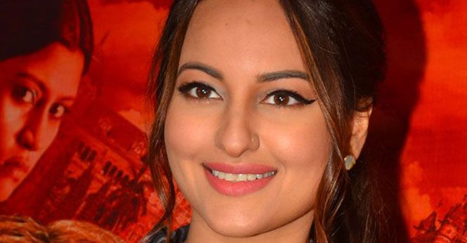 EXCLUSIVE: Sonakshi Sinha Reveals The One Bollywood Superstar She Got Nervous Around!