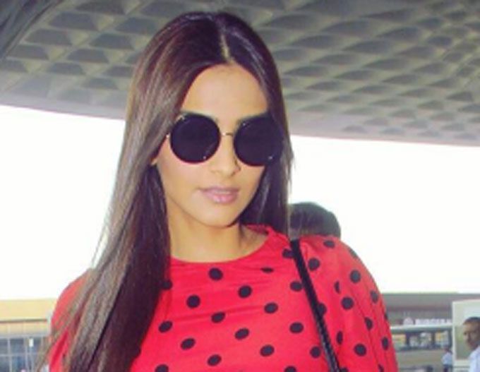 Sonam Kapoor’s Travel Style Is Chic AF!