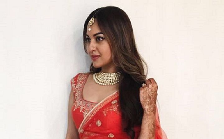 Sonakshi Sinha Wins Us Over In This Festive-Ready Lehenga