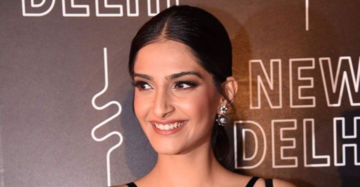 Sonam Kapoor Gets Unnecessarily Trolled For Goofing Up With The National Anthem